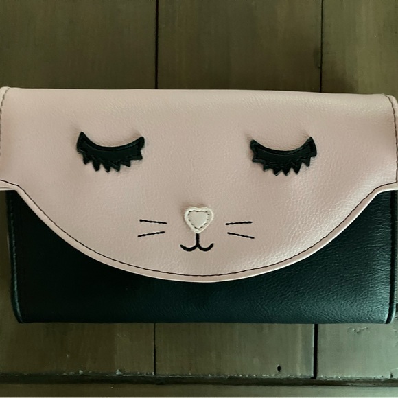Betsey Johnson Pink and Black Peek a Boo Cat Wristlet Crossbody with Cat Mug - Picture 6 of 13